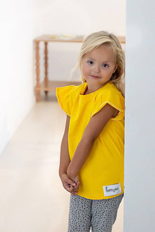 Detské oblečenie - Dievčenské tričko s volánikom - 12292624_