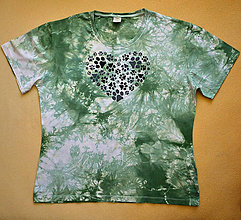 Topy, tričká, tielka - Bílo-zelené dámské triko s kočičími stopami 5XL 11355634 - 12301272_