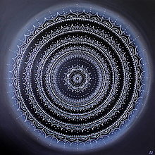 Obrazy - Mandala ÚSPECH A HOJNOSŤ - silver (kvet šťastia) 80 x 80 - 12307673_