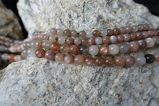 Minerály - Slnečný kameň 6-8 (67ks (6mm)) - 12308036_