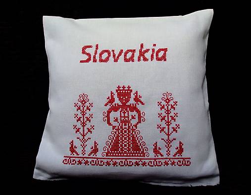 Úžitkový textil - Ručne vyšívaný vankúš - dievča - 12315607_