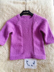 Detské oblečenie - Ručne pletený detský pulóvrik vo fialovom - 12316559_