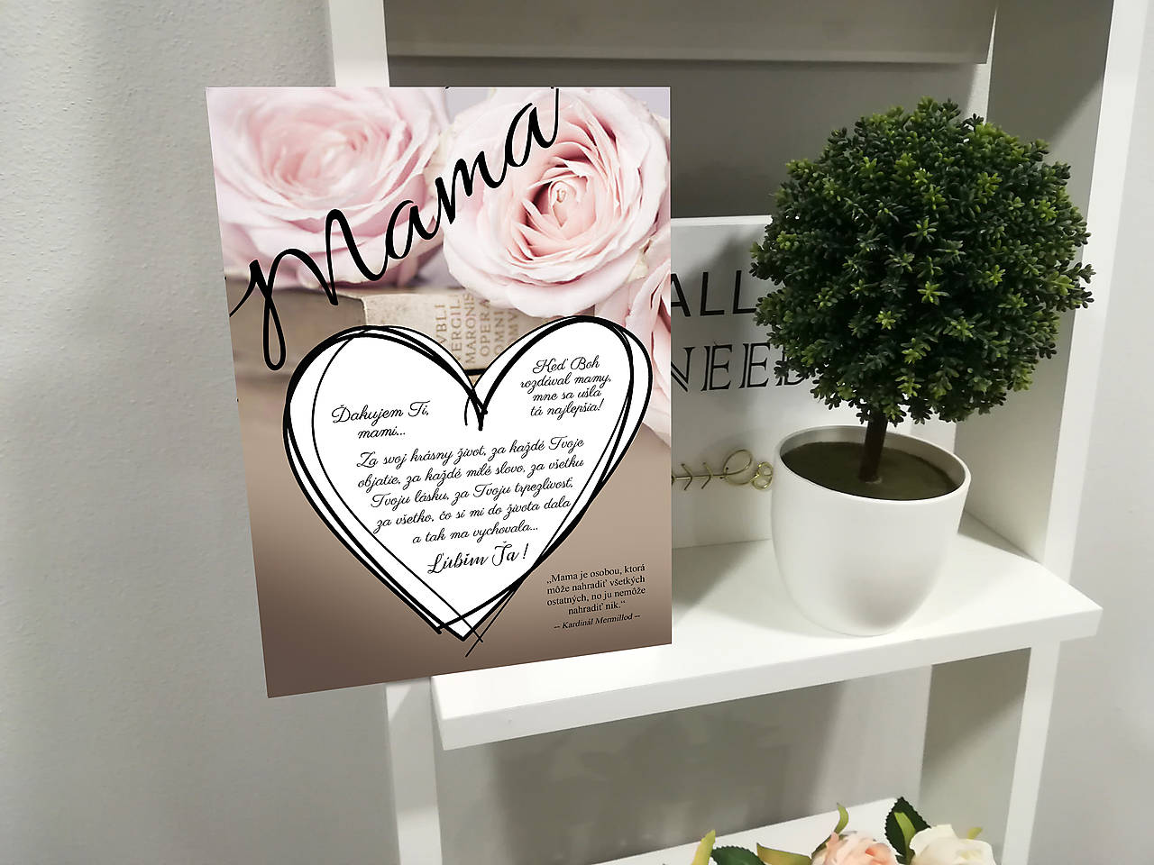 Darček pre mamku,  Tabuľka s poďakovaním pre mamu na deň matiek (hnedé pozadie s ružami a srdcom)