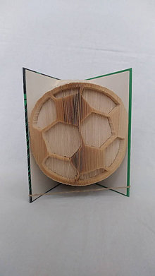 Dekorácie - Futbalová lopta - vyskladaná z knihy - 12318453_