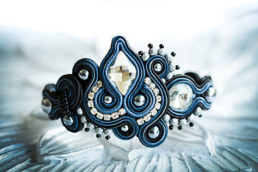 Náramky - Antracitový soutache náramok - 12322374_