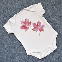 Detské oblečenie - Dětské body s růžovo-fial. javorovými listy 1 měs. 11746773 - 12327195_