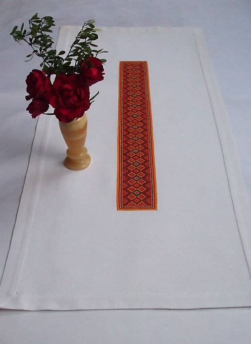Úžitkový textil - Ručne vyšívaná dečka "Zemplín" Z2 obdĺžnik  85 x 40 cm - 12336698_