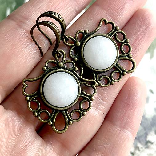 Náušnice - Bronze Filigree & White Jade Earrings / Náušnice s bielym jadeitom v bronzovom prevedení - 12349927_