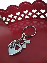 Kľúčenky - Kľúčenka srdce s príveskom (chlapčenská) - 12351549_