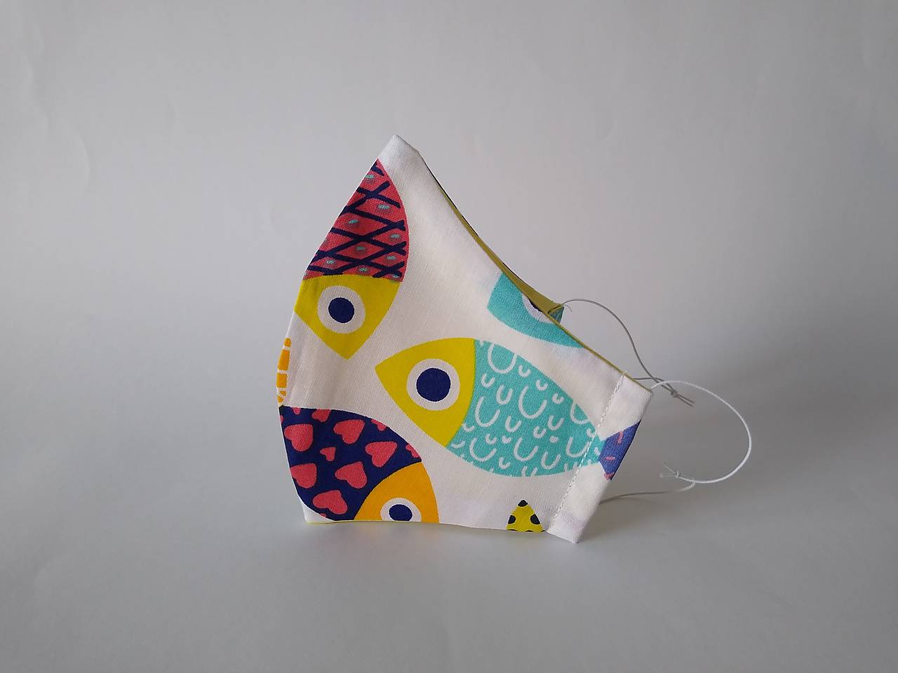 Dizajnové rúško ryby farebné tvarované dvojvrstvové