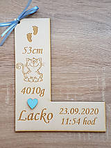 Tabuľky - Drevené písmeno s údajmi o narodení výška 20cm - 12375500_