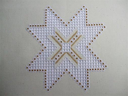 Úžitkový textil - Ručne vyšívaná vianočná dečka V3  štvorec 63 x 63 cm - 12377893_