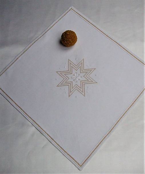 Úžitkový textil - Ručne vyšívaná vianočná dečka PN3  štvorec 51 x 51 cm - 12377970_