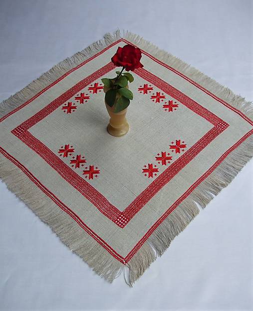 Úžitkový textil - Ručne vyšívaná dečka "Ažúr" A8 štvorec  54 x 54 cm - 12383241_