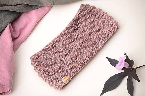  - Čelenka TOČENÁ (bezšvová), netradičné farby, 100% merino (Staroružová, miestami do fialova) - 12388135_