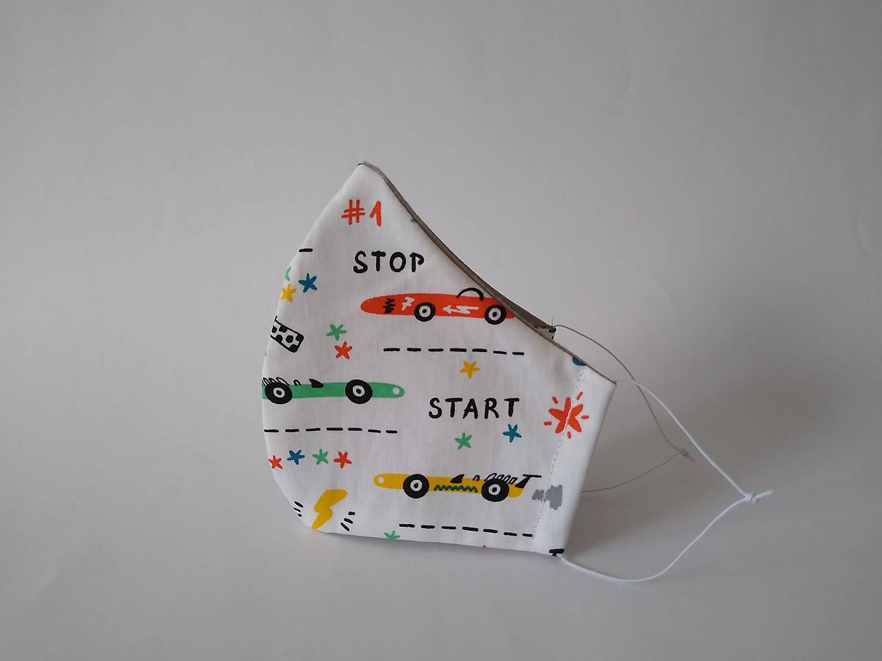 Dizajnové rúško formula biele tvarované dvojvrstvové