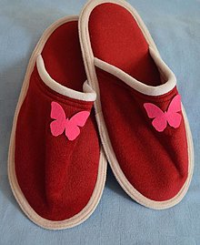 Ponožky, pančuchy, obuv - Papučky Motýľ- červená - 12396748_