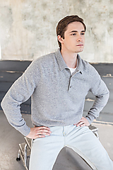Sivý pánsky sveter - 100% kašmír