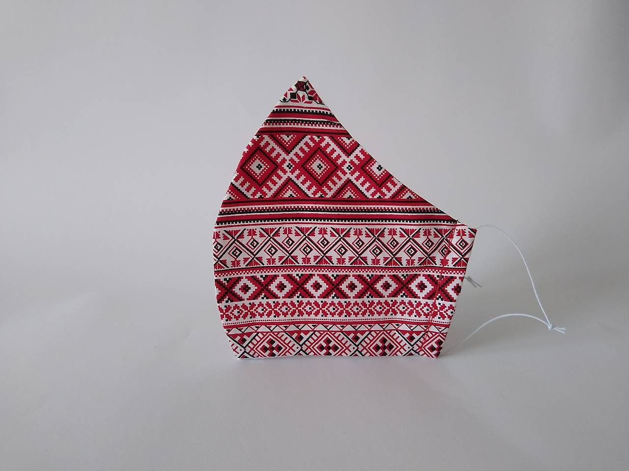 Dizajnové rúško folklór červené tvarované dvojvrstvové