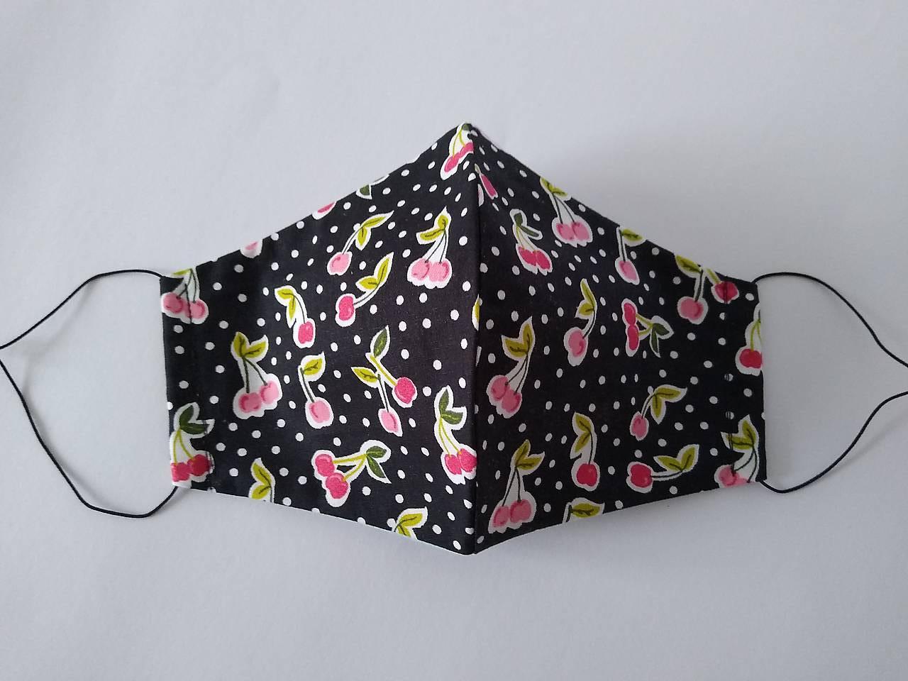 AKCIA dizajnové rúško čerešne čierne tvarované dvojvrstvové