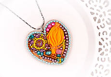 Náhrdelníky - Ručne šitý náhrdelník srdce so shibori - 12410800_