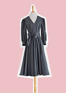 Šaty - Sivé bavlnené bodkované šaty s viazaním v páse - 12410850_