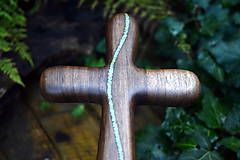 Dekorácie - Svadobný krížik z orechového dreva (žltá varianta) - 12425520_