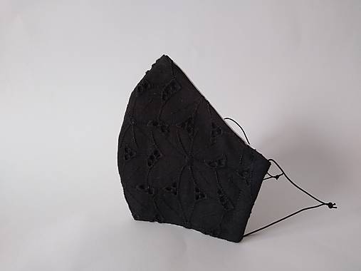 Dizajnové rúško čierne elegantné s madeirou trojvrstvové  tvarované