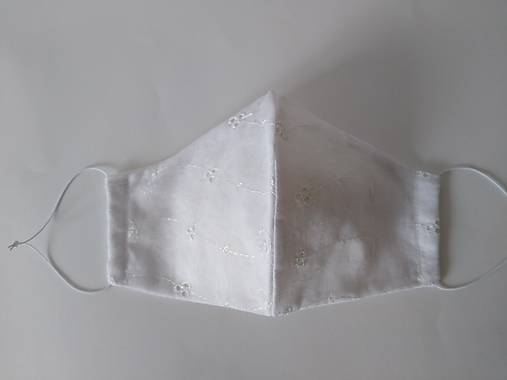 Dizajnové rúško biele romantické s madeirou dvojvrstvové  tvarované