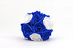 Saténová kytica svadobná kráľovská modrá-biela ruže