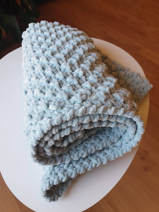 Ručně pletená žinylková deka pro miminko - šedě mátová