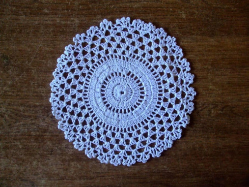 Úžitkový textil - Ručne háčkovaná dečka H14 okrúhla priemer 18 cm - 12437323_
