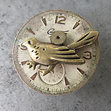 Brošne - Brošňa s vtáčikom pre šťastie, steampunkové brošňa vtáča - 12443429_
