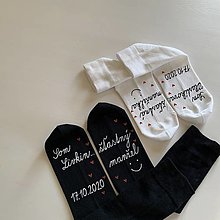 Ponožky, pančuchy, obuv - Sada maľovaných ponožiek s nápismi: "Som ... / šťastný manžel/manželka" (biele + čierne písaným písmom) - 12443101_