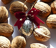 Dekorácie - Strieborné vianočné orechy na stromček - 12441657_