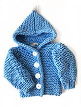 Návody a literatúra - Návod na pletený kabátik s kapucňou pre bábätko - 12452980_