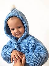 Návody a literatúra - Návod na pletený kabátik s kapucňou pre bábätko - 12452981_