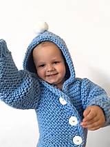 Návody a literatúra - Návod na pletený kabátik s kapucňou pre bábätko - 12452986_