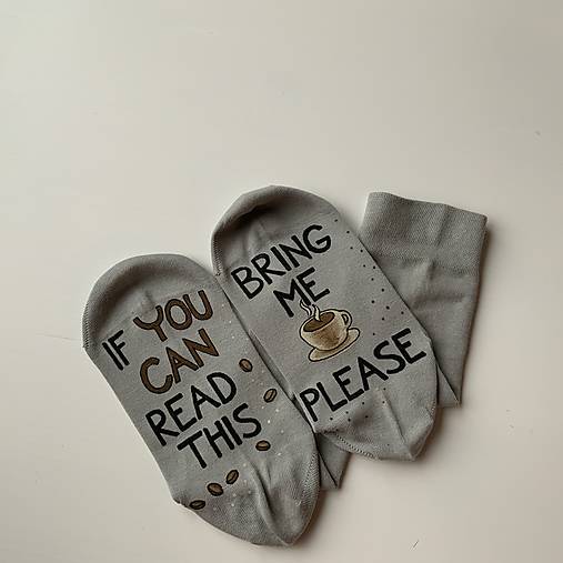Maľované ponožky pre tých, čo milujú kávu (sivé)