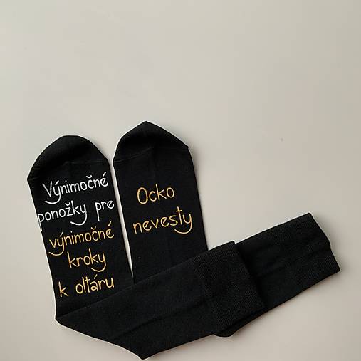 Maľované ponožky pre ocka nevesty (čierne s bielo zlatým nápisom bez dátumu)