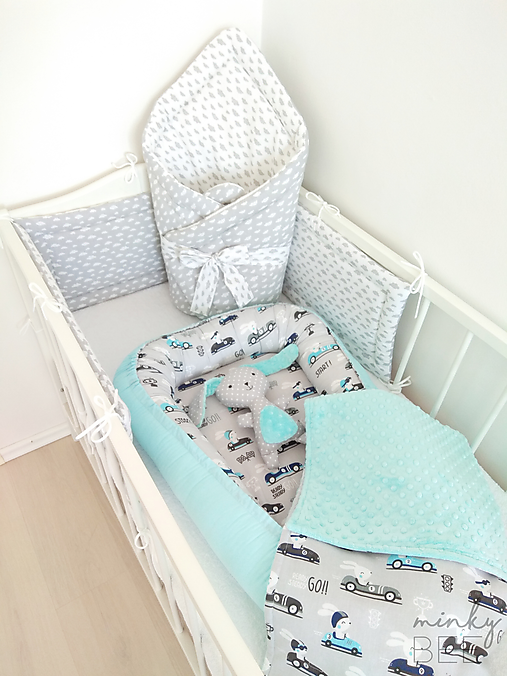 Set do postieľky - zajko pretekár/obláčiky