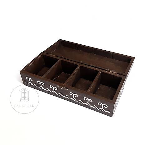 Ručne maľovaná krabica na čaje Čičmany (V7.7cm-D24cm-S16cm (4 priečinky))