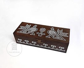 Úložné priestory & Organizácia - Ručne maľovaná krabica na čaje Čičmany (V7.7cm-D24cm-S16cm (4 priečinky)) - 12459557_