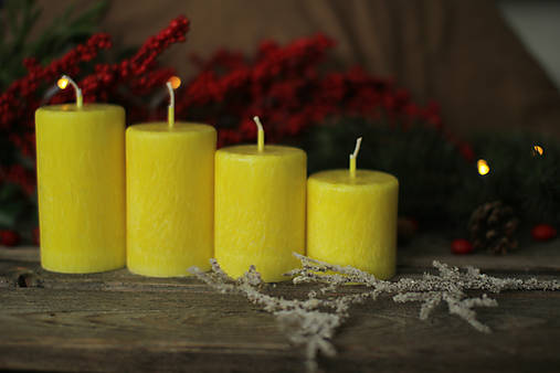 Sviečky - Mrazivé adventné sviečky (citrónovo žlté) - 12464118_