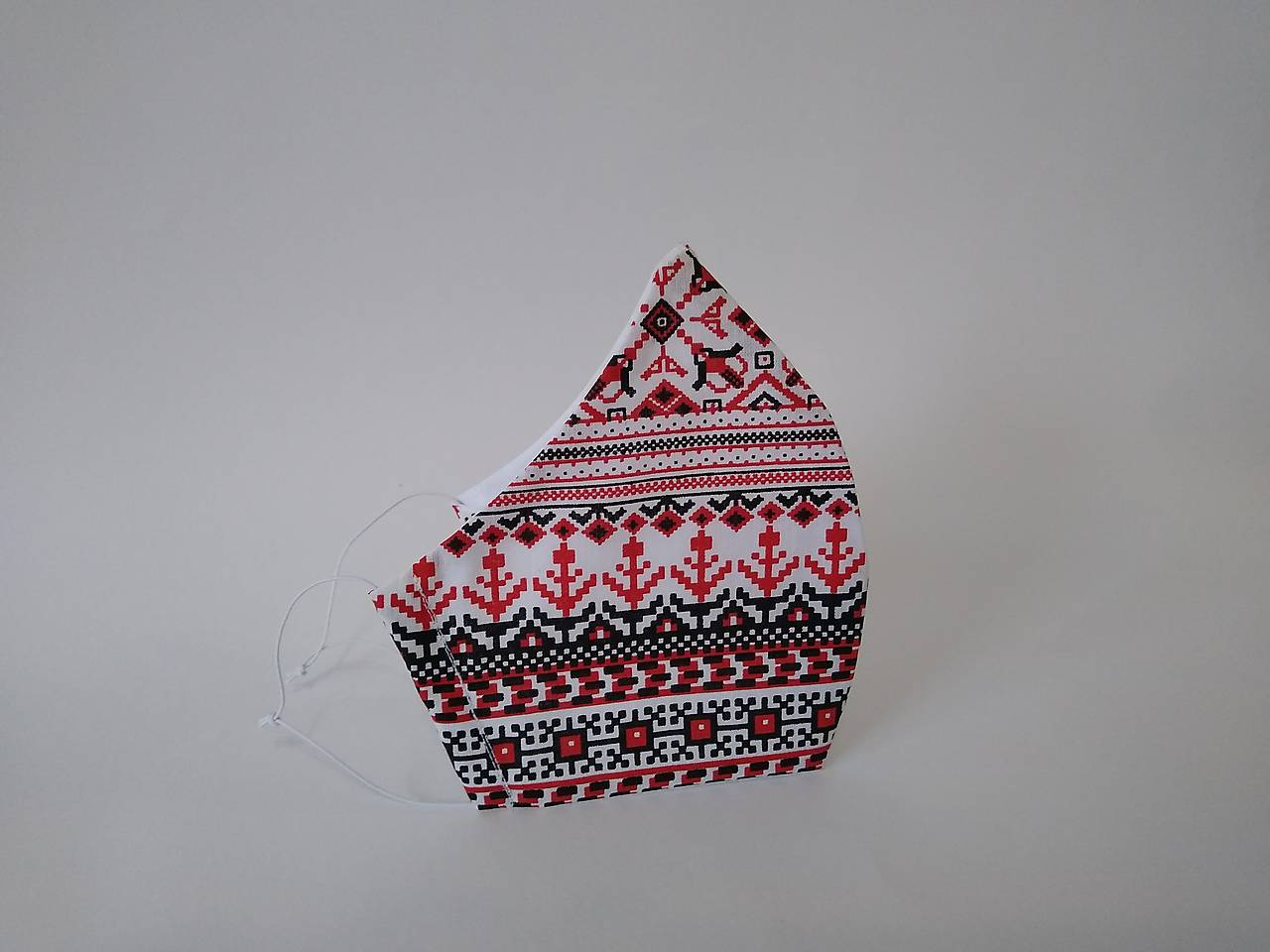 Dizajnové rúško Digi folk červené tvarované dvojvrstvové