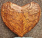 Dekorácie - Drevorezba Anjelské srdce - 12475149_