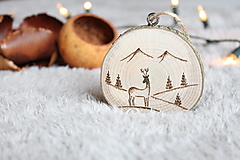 Dekorácie - Drevená vianočná ozdoba "Vianoce v lese" - 12476794_