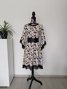Šaty - Čierno bielo zlatý vzor s krajkou - 12481277_