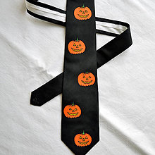 Pánske doplnky - Černá hedvábná kravata s halloweenskými dýněmi 10969756 - 12489363_
