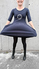 Šaty - Dopredaj - šaty volánový strih M03 tmavomodrá, strieborné kruhy - 12484070_